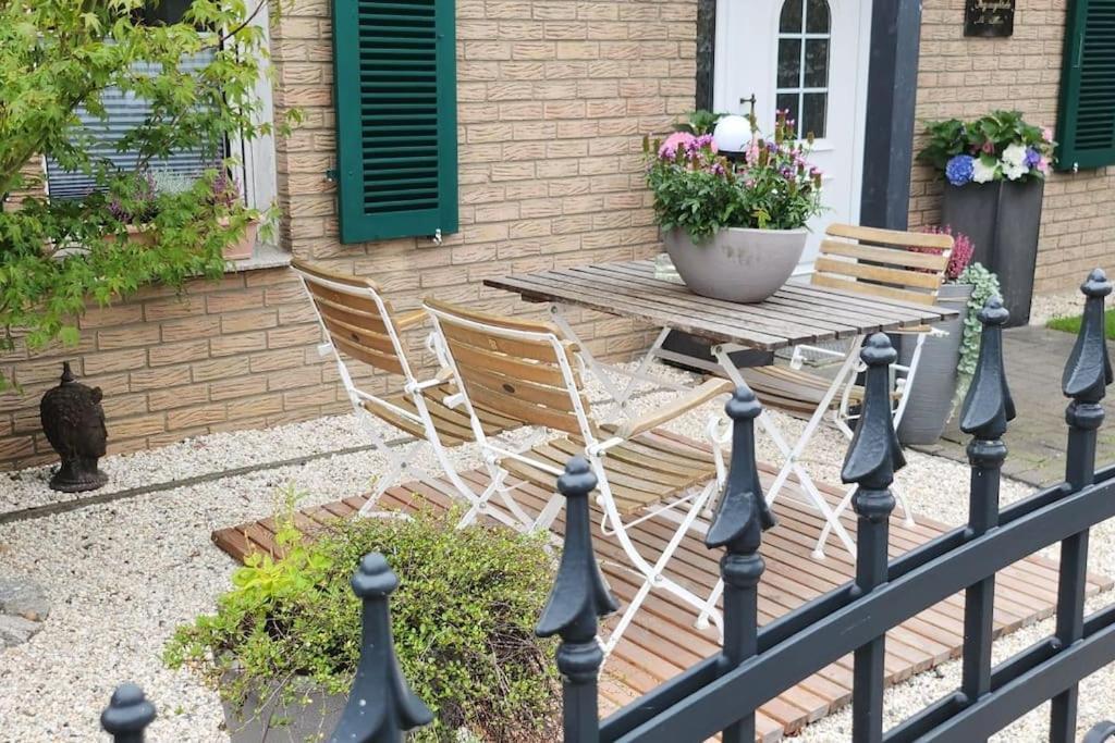 A La Maison Bielefeld City Nah Екстериор снимка